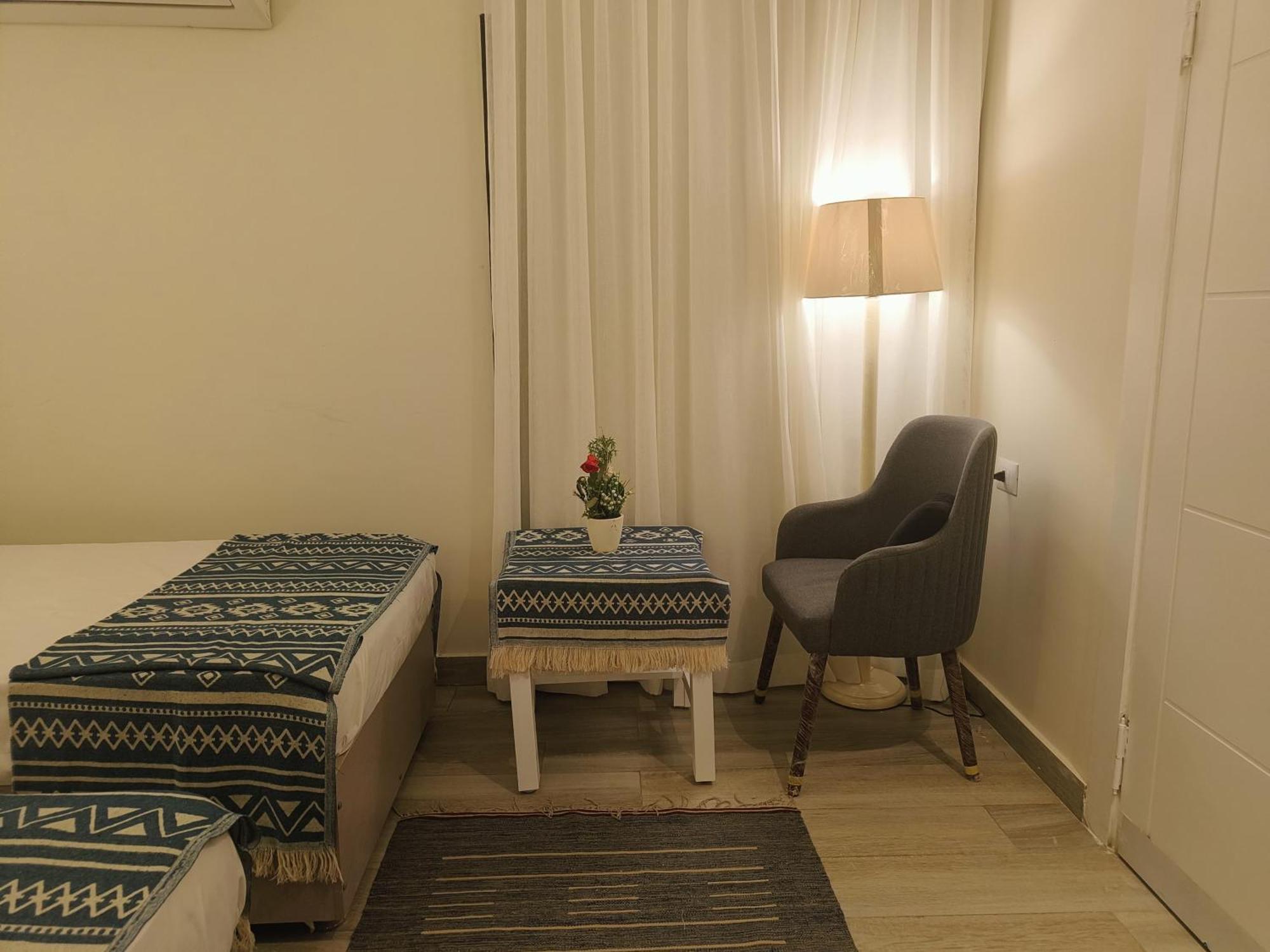 Kafret el-Gabal Maria Pyramids House酒店 外观 照片